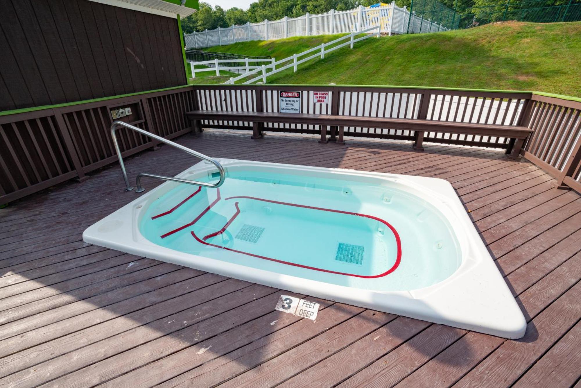 Jellystone Park Birchwood Acres Villa Greenfield Park Екстериор снимка