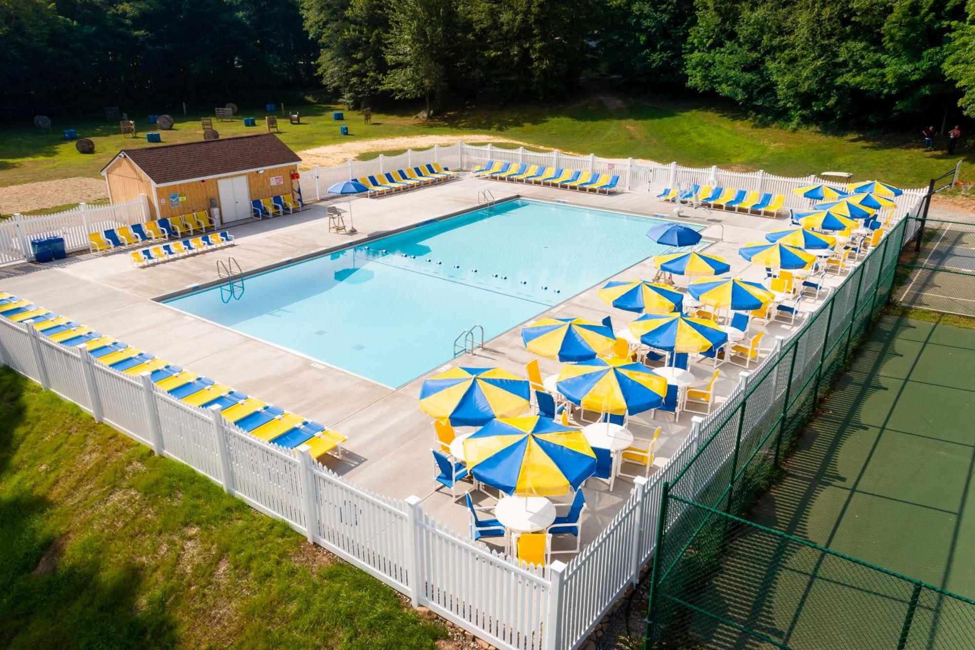 Jellystone Park Birchwood Acres Villa Greenfield Park Екстериор снимка