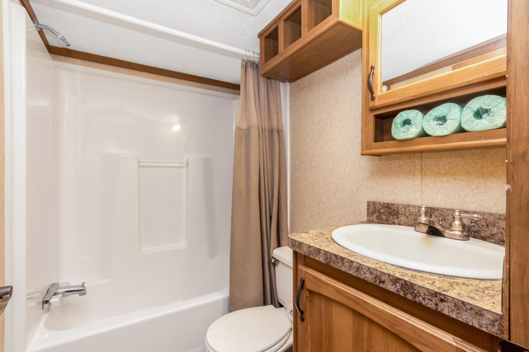 Jellystone Park Birchwood Acres Villa Greenfield Park Екстериор снимка