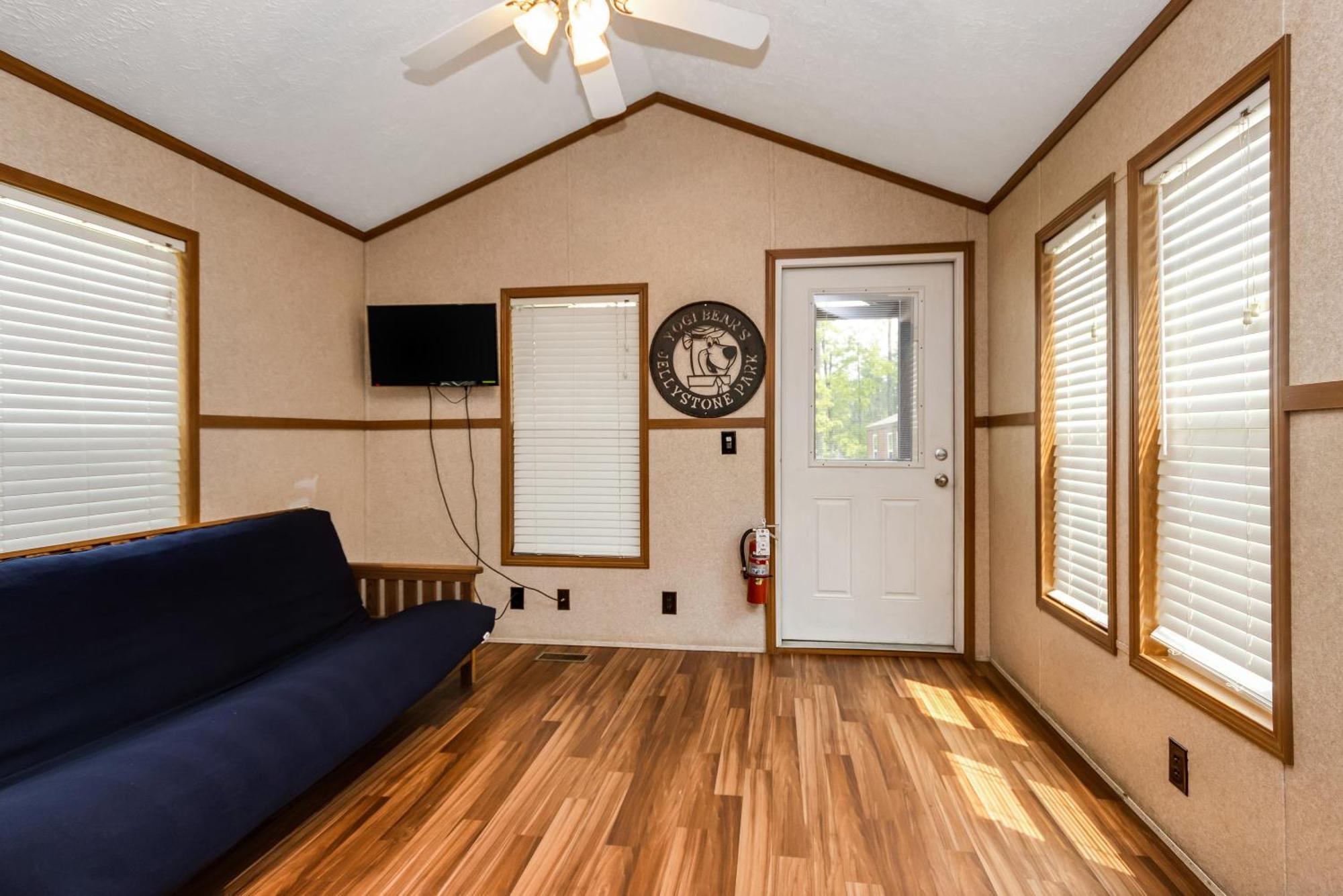 Jellystone Park Birchwood Acres Villa Greenfield Park Екстериор снимка